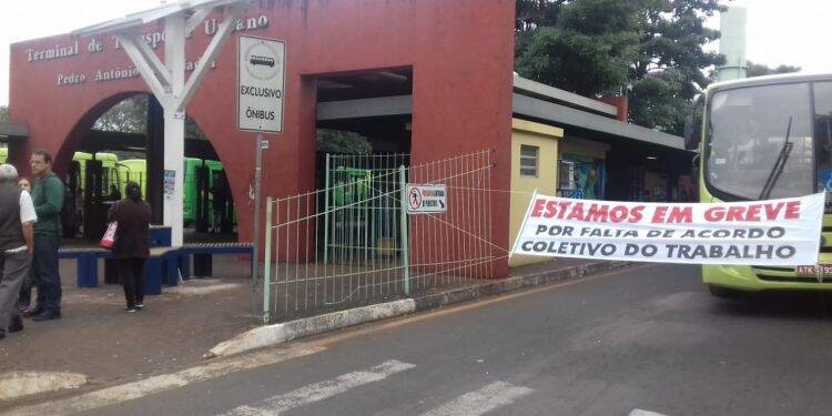 Parte do transporte coletivo parou em Foz do Iguaçu