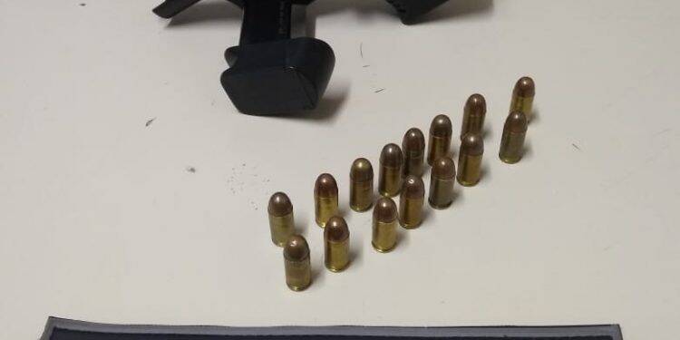 Pistola é encontrada com homem em disk bebidas