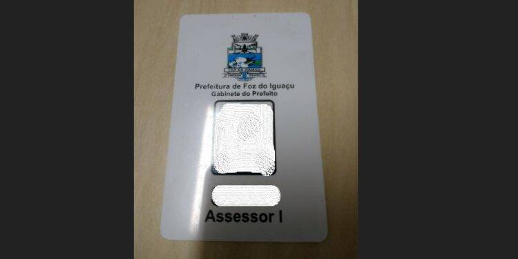 Assessor da prefeitura é preso ao oferecer droga a policial
