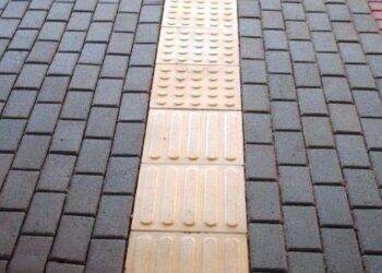 Calçadas de paver não são obrigatórias em toda a cidade