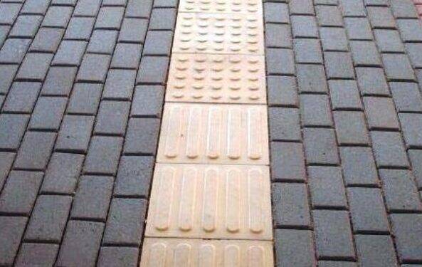 Calçadas de paver não são obrigatórias em toda a cidade
