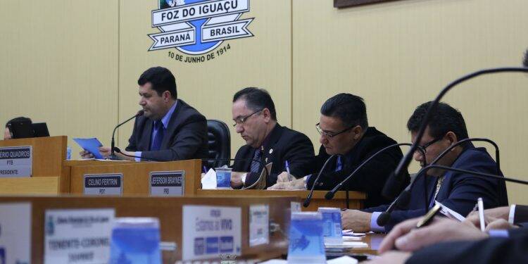 Projeto de regulamentação de transporte por aplicativo recebe emendas