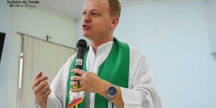 Padre Maurício Camatti morre em acidente de carro na BR 277