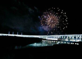 Iluminação de Itaipu ganha edição especial de inverno