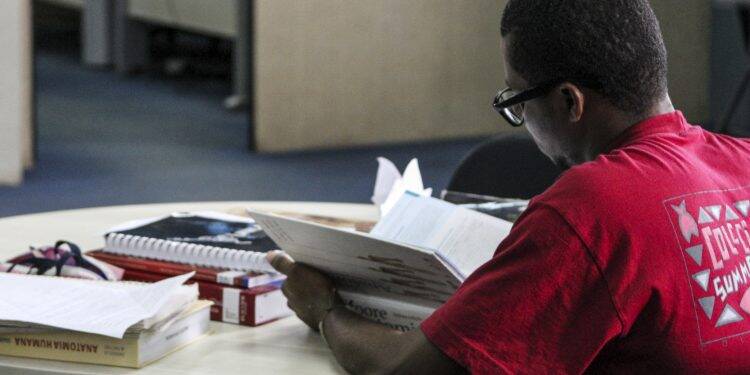 Unila abre processo seletivo especial para refugiados e visto humanitário