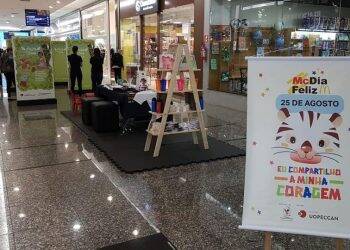 Exposição da Uopeccan em Foz mostra realidade de crianças com câncer