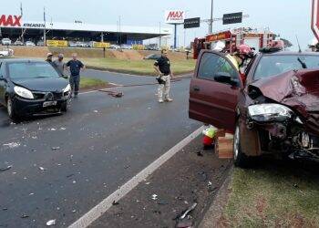 Acidente deixa duas mulheres em estado grave em Foz
