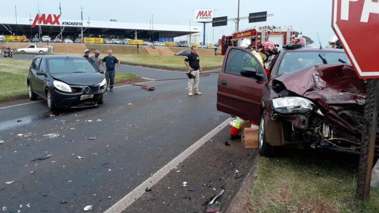 Acidente deixa duas mulheres em estado grave em Foz