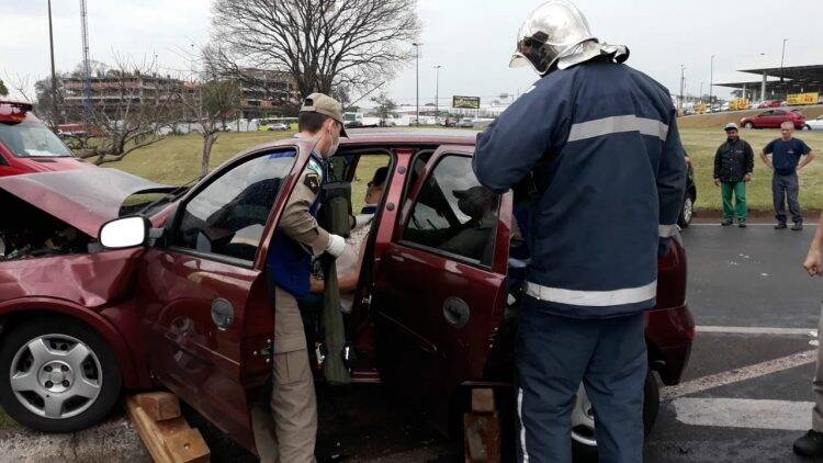 Acidente deixa duas mulheres em estado grave em Foz