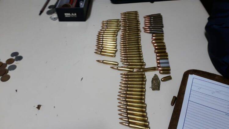 Paulista é preso com munições e eletrônicos no Jardim Jupira