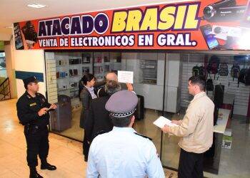 Prefeitura de Cidade do Leste interditou 35 lojas denunciadas por turistas