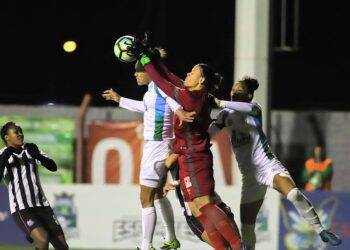 Feminino de Foz se complica no Brasileiro