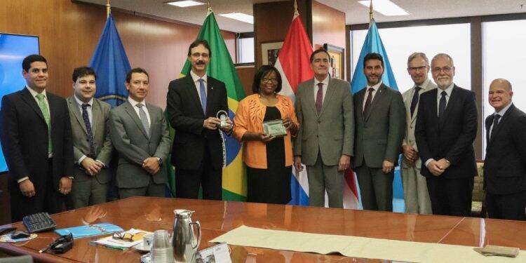 Itaipu e Opas firmam acordo visando ações de saúde na fronteira