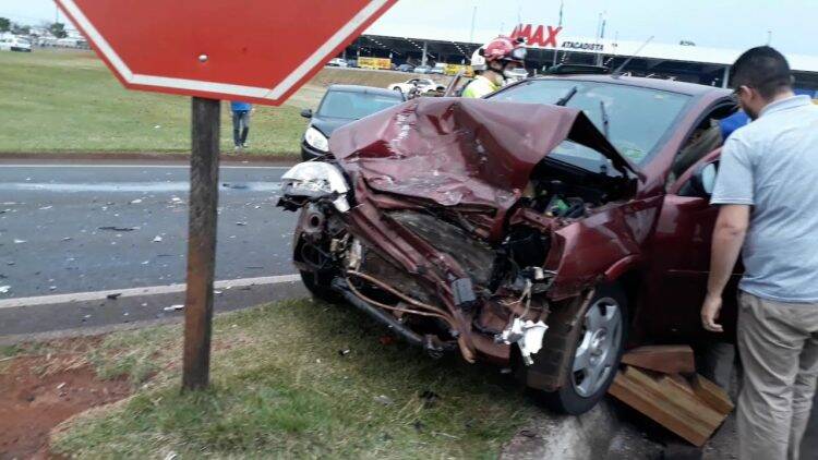 Acidente deixa duas mulheres em estado grave em Foz