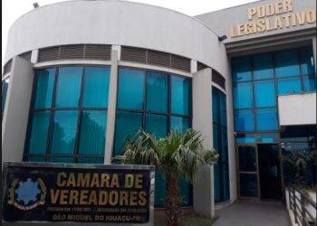 Ex-vereadores e servidores da Câmara de São Miguel devem restituir diárias