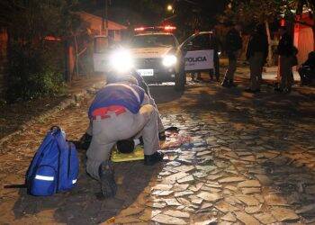 Desentendimento amoroso acaba em dois feridos