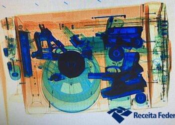 Scanner na Ponte da Amizade flagra pistolas Airsoft e anabolizantes em caixa de som