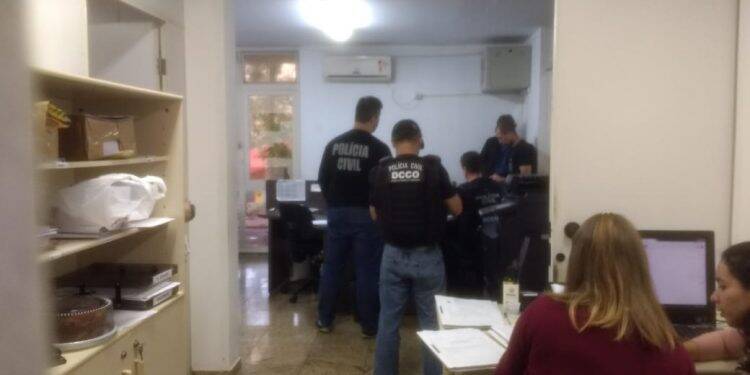 Funcionário da prefeitura de Foz é preso em operação da Polícia Civil