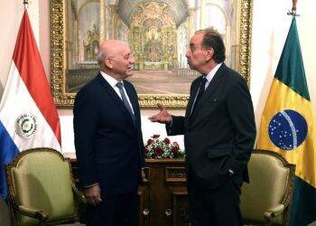 Chanceler do Paraguai visita Brasil para negociar construção de pontes