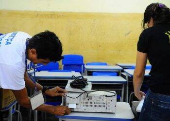 TSE define urna eletrônica e confirma 13 candidatos à Presidência