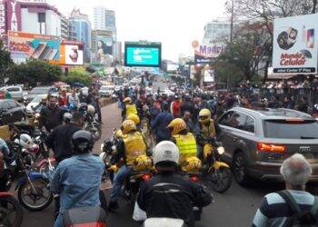 “Paseros” paraguaios continuam protestos na fronteira