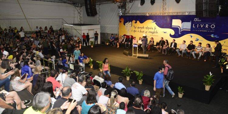 14° Feira Internacional do Livro terá Zezé Motta e Arnaldo Antunes
