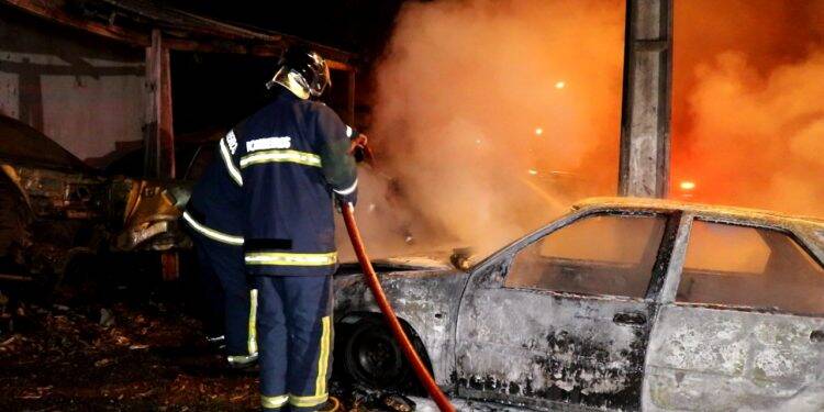 Carro é incendiado em ato criminoso no Morumbi