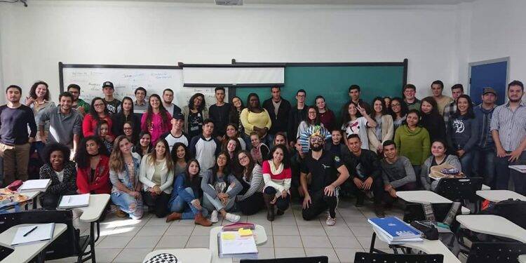 Unila oferece cursinho gratuito para quem vai prestar o ENEM