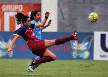 Foz/Coxa goleia na estreia do Paranaense