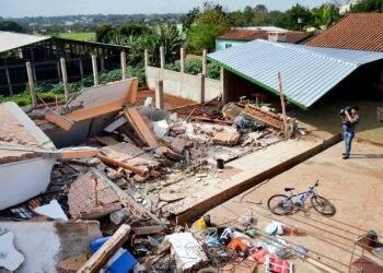 Prédio desaba em Cidade do Leste