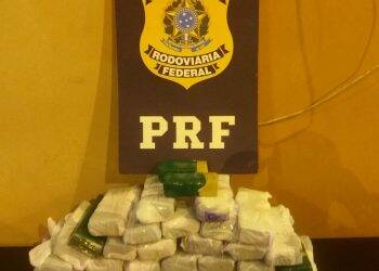 PRF prende mulher transportando 19,9 kg maconha.