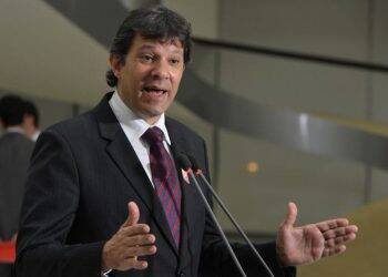 PT indica Haddad no lugar de Lula na disputa presidencial