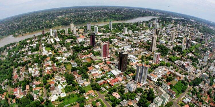 Foz do Iguaçu lidera geração de empregos nas regiões Oeste e Sudoeste do Paraná