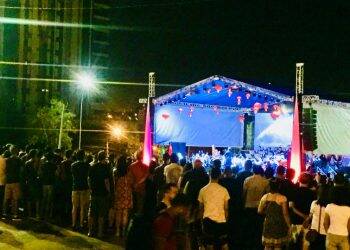 Orquestra de Zhejiang, da China, se apresentou na Praça da Paz