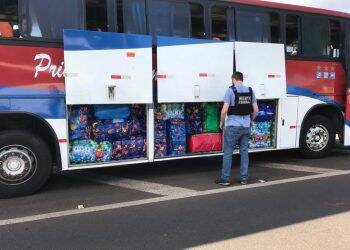 Ônibus carregados com mercadorias são apreendidos em Medianeira