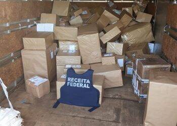 Receita apreende R$ 100 mil em mercadorias nos Correios de Matelândia