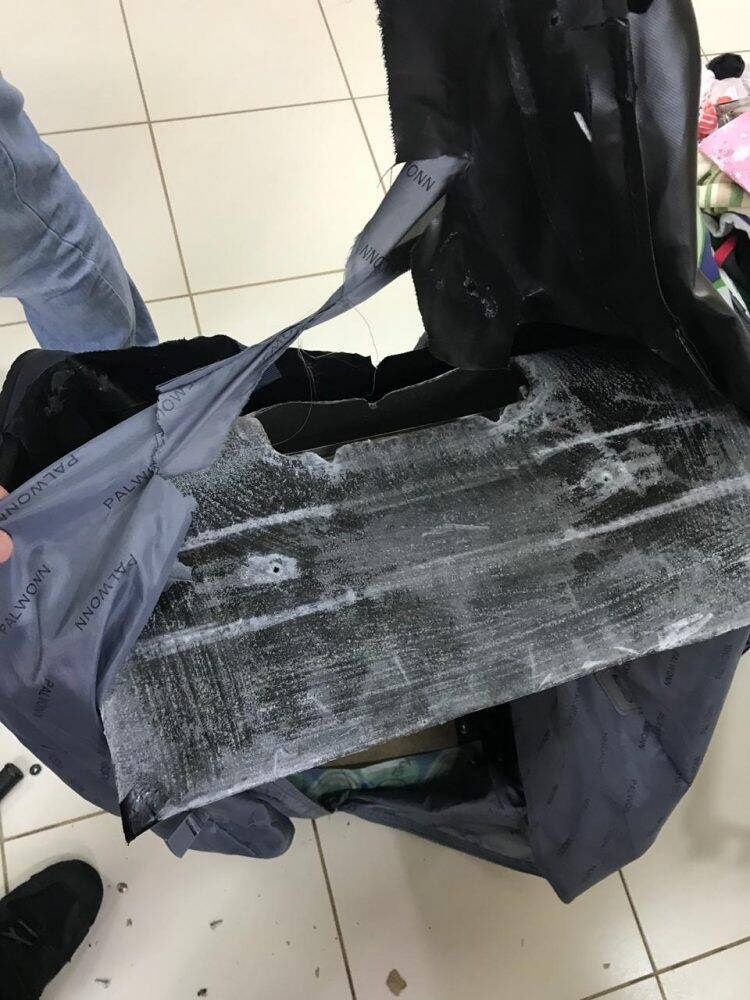 Homem russo é preso com cocaína no aeroporto de Foz do Iguaçu.