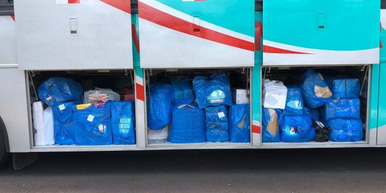 Receita Federal apreende três ônibus carregados com mercadorias