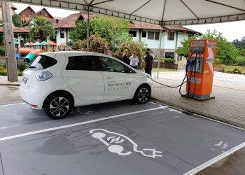 Instalado quarto eletroposto da Copel e Itaipu na BR-277