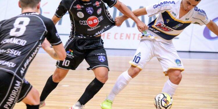 Foz Cataratas goleia e agora pega Campo Mourão