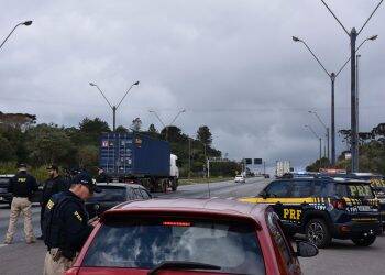 PRF flagra 5,9 mil veículos acima da velocidade durante o feriado no Paraná