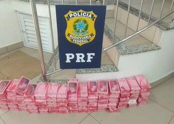 PRF apreende mais de meio milhão de reais em celulares em Cascavel