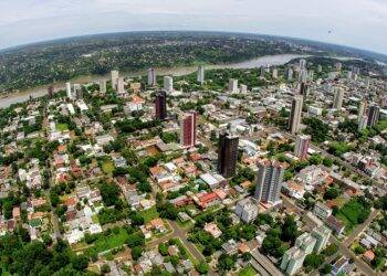 Foz do Iguaçu se mantém entre as cidades que mais geram empregos no Paraná