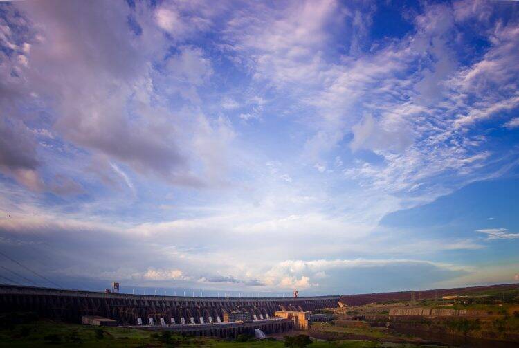 Usina de Itaipu atinge 2,6 bilhões de MWh de energia acumulada