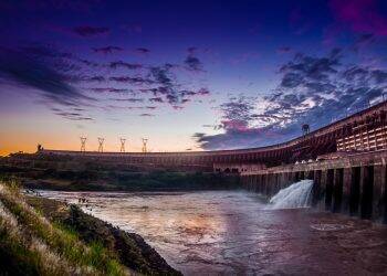 Usina de Itaipu atinge 2,6 bilhões de MWh de energia acumulada