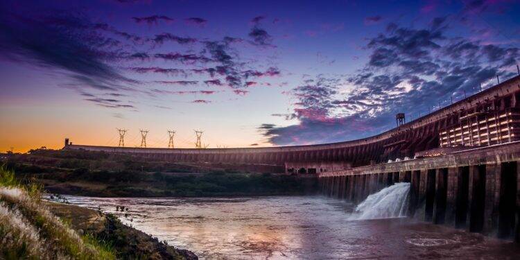Usina de Itaipu atinge 2,6 bilhões de MWh de energia acumulada
