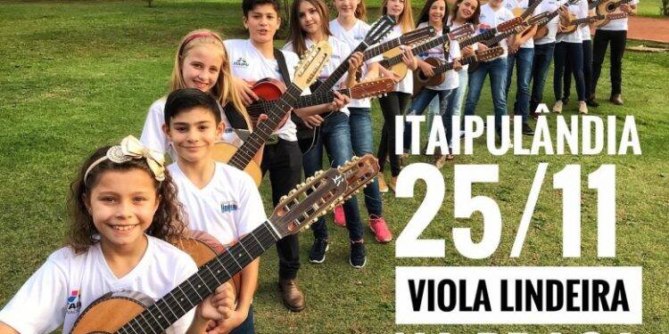 Viola Lindeira se apresenta no Natal Iluminado de Itaipulândia