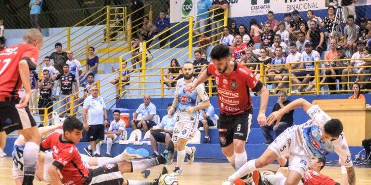 Foz Cataratas Futsal na semifinal da série ouro
