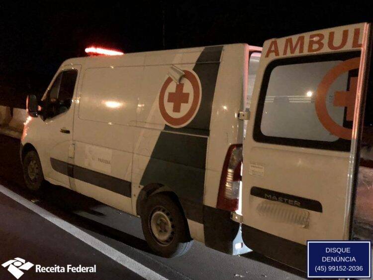 Mais de R$ 290 mil em medicamentos foram encontrados em ambulância oficial retida pela Receita Federal