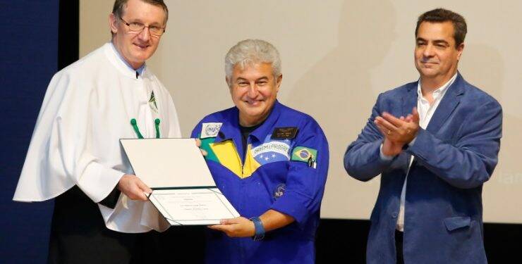 Marcos Pontes recebe título de Doutor Honoris Causa em Foz do Iguaçu